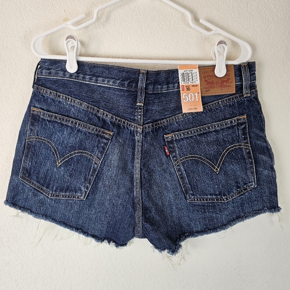 NWT Levi’s 501 Button Fly Denim Shorts Dark Wash High Rise Distressed Size 30 - Picture 3 of 12